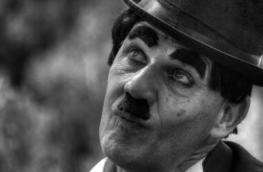 Confrontos e Desafios: A Sabedoria de Charles Chaplin