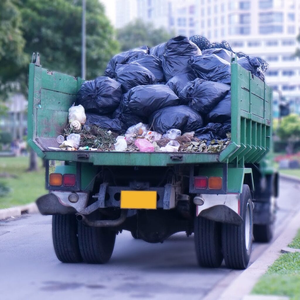 Motorista de Caminhao de Lixo Nao Consegue Aumentar Percentual de Insalubridade TST Nega Adicional em Grau Maximo